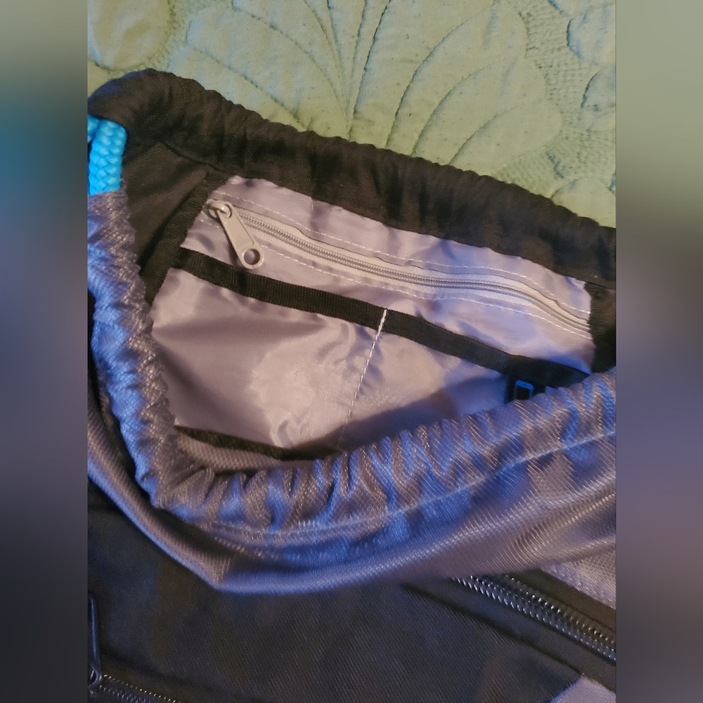 Adidas draw string bag - Picture 2 of 5